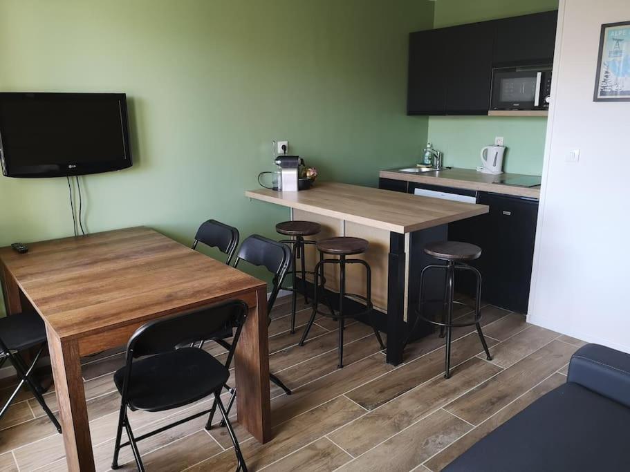 Appartement Au Pied Des Pistes Avec Parking Entierement Renove à Huez Extérieur photo