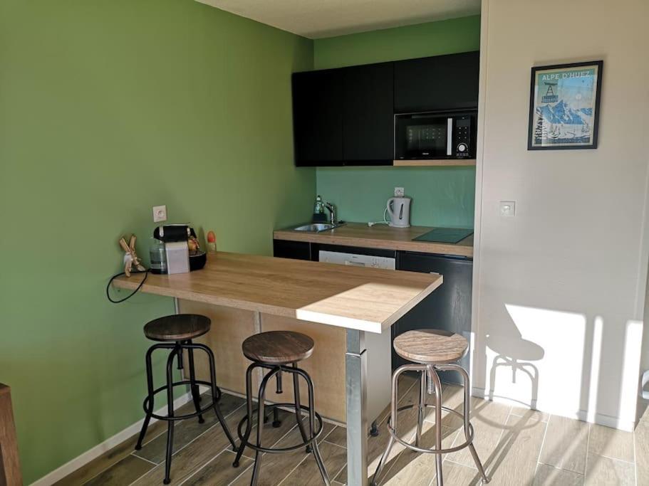 Appartement Au Pied Des Pistes Avec Parking Entierement Renove à Huez Extérieur photo