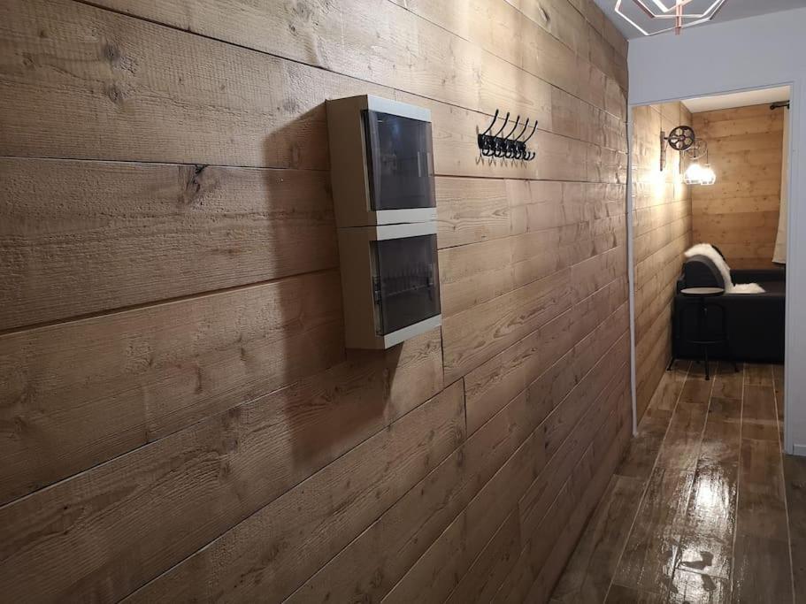 Appartement Au Pied Des Pistes Avec Parking Entierement Renove à Huez Extérieur photo