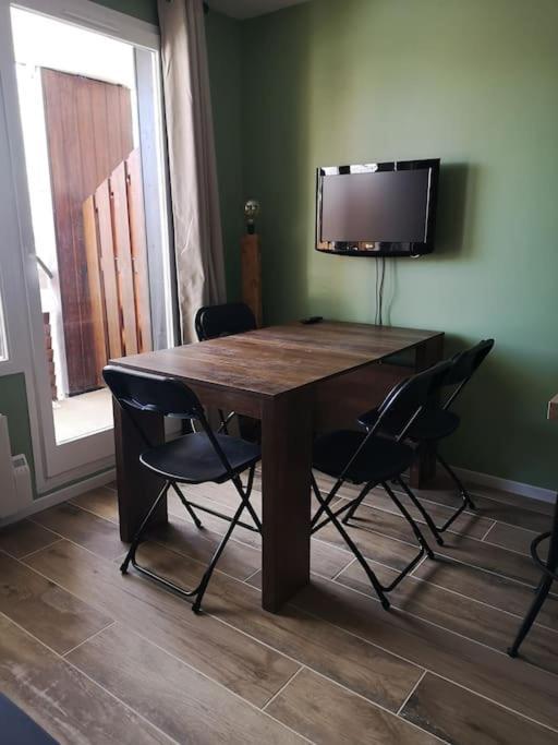 Appartement Au Pied Des Pistes Avec Parking Entierement Renove à Huez Extérieur photo